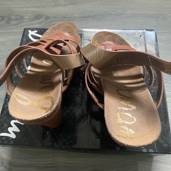 Nayla , saddle leather shoes!  9 1/2M - Picture 4 of 5